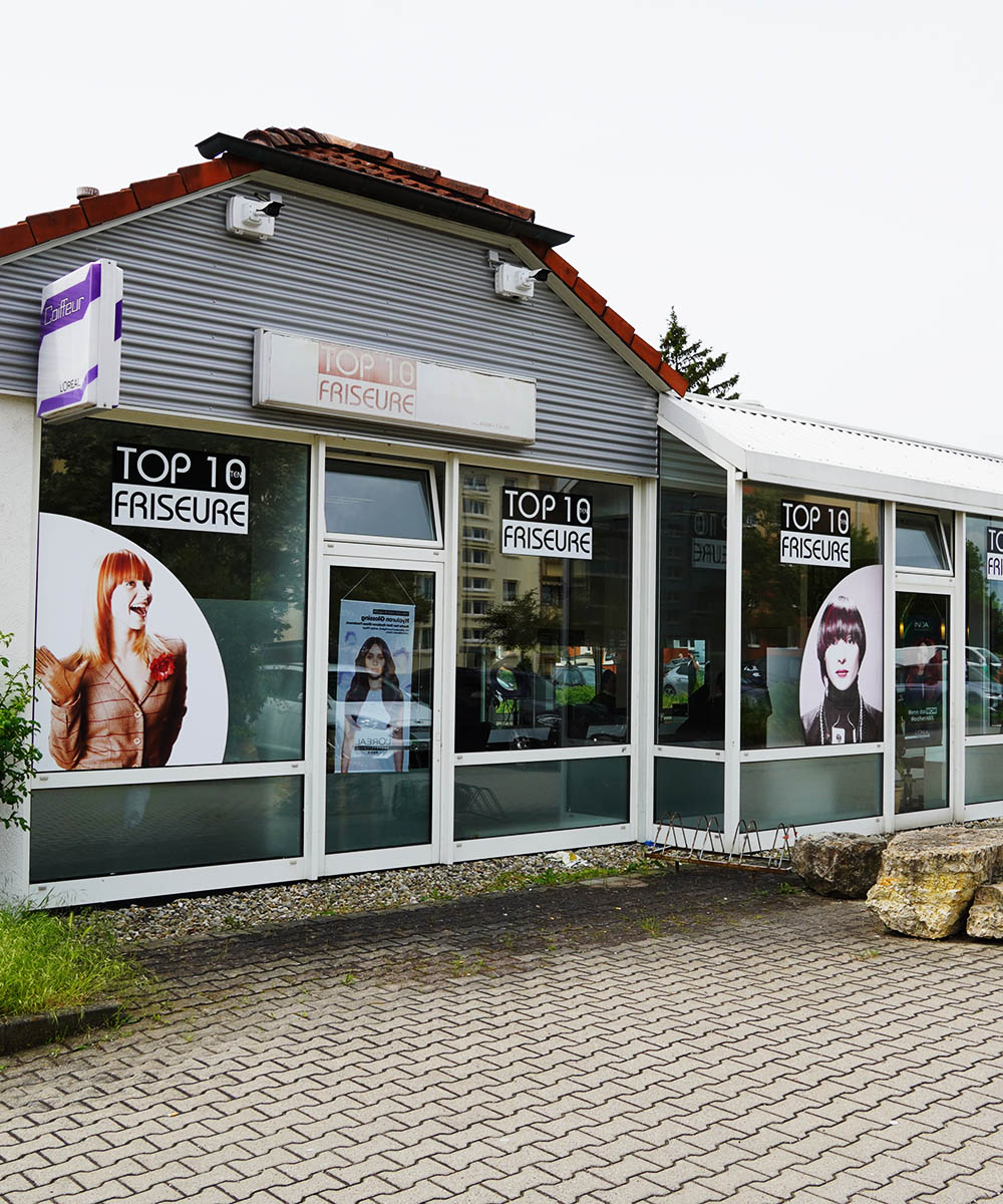 Außenansicht des TOP10 Friseur Salons in Ichtershausen in der Wachsenburgstrasse